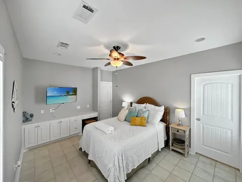944 Raymond Crystal Beach TX 77650