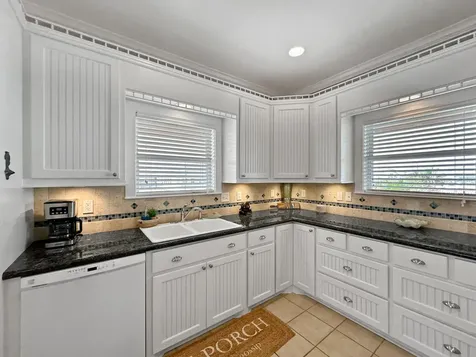 944 Raymond Crystal Beach TX 77650