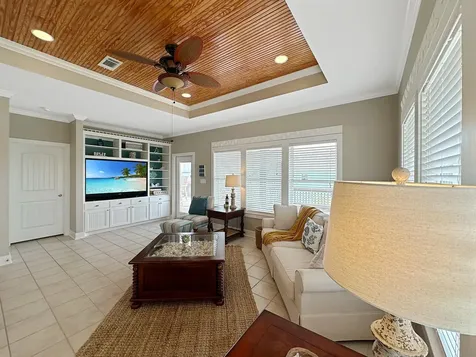 944 Raymond Crystal Beach TX 77650