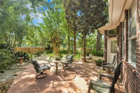 10 Clarewood Court The Woodlands TX 77385
