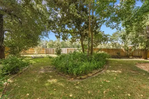 10 Clarewood Court The Woodlands TX 77385