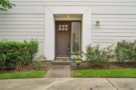 1010 W 24th Street O Houston TX 77008