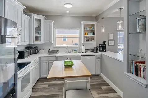 2296 Martinique Crystal Beach TX 77650