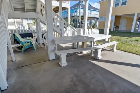 2296 Martinique Crystal Beach TX 77650