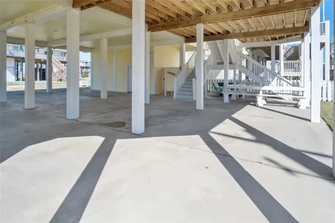 2296 Martinique Crystal Beach TX 77650