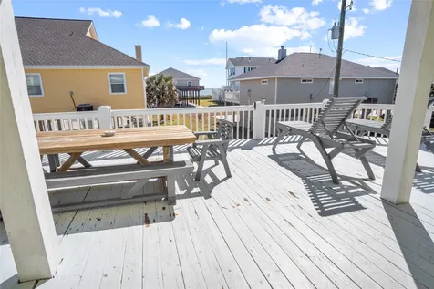 2296 Martinique Crystal Beach TX 77650