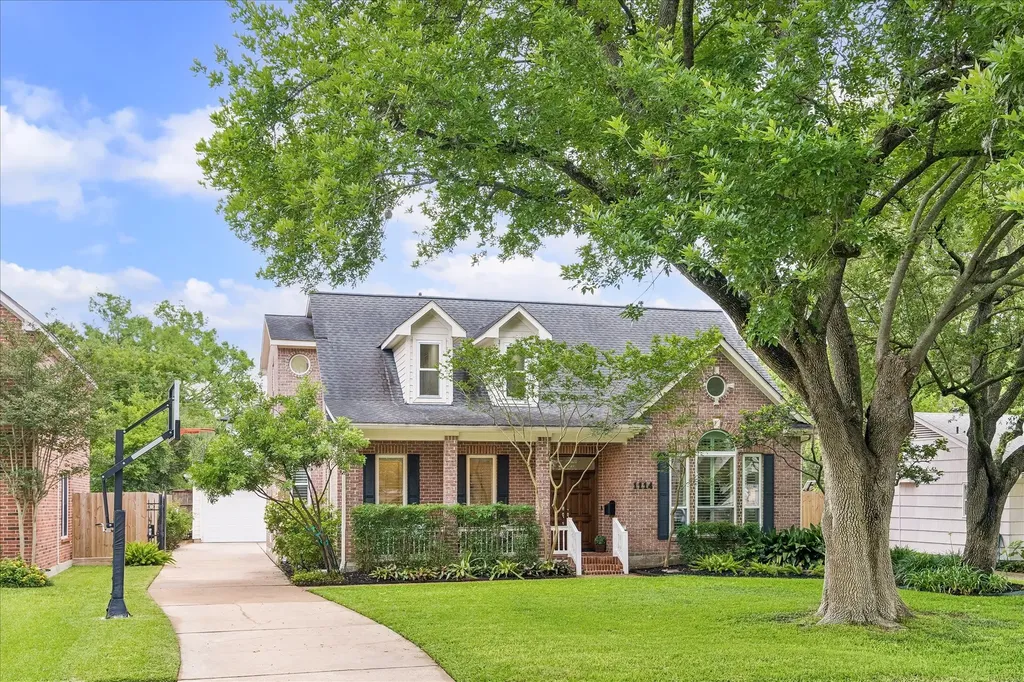 1114 Colonial Street Bellaire TX 77401