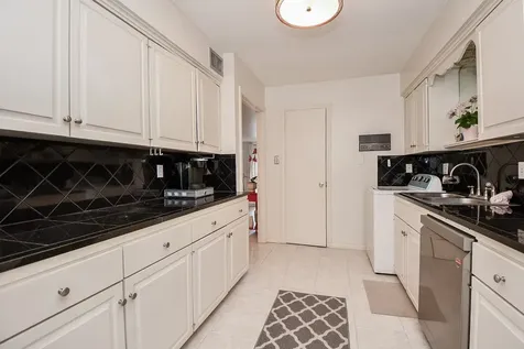 6335 Del Monte Drive 97 Houston TX 77057