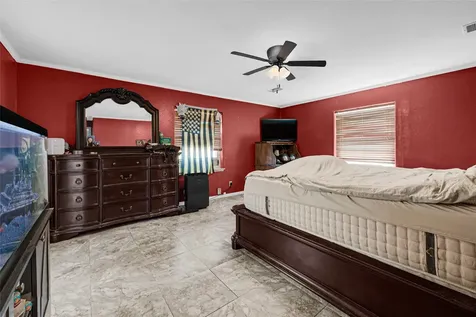 9222 Avenue C Liverpool TX 77577