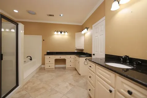16001 Kevindale Court Houston TX 77040