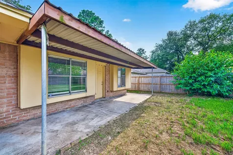 10126 Fernstone Lane Houston TX 77070