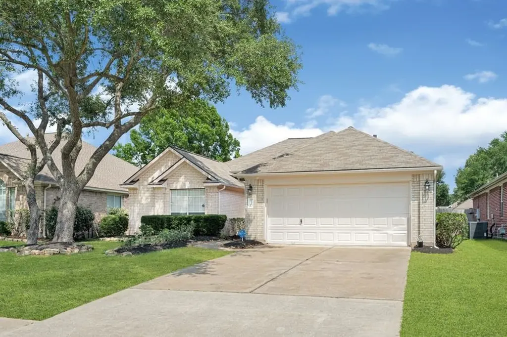 12106 Cyprus Field Houston TX 77070