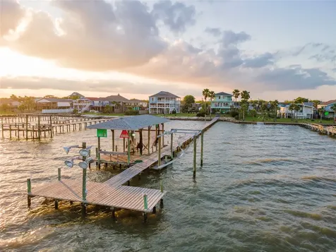 1617 Dick Bay Drive Dickinson TX 77539