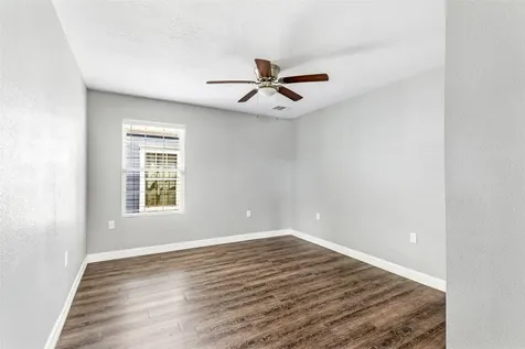 520 E Defee Avenue Baytown TX 77520