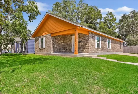 520 E Defee Avenue Baytown TX 77520