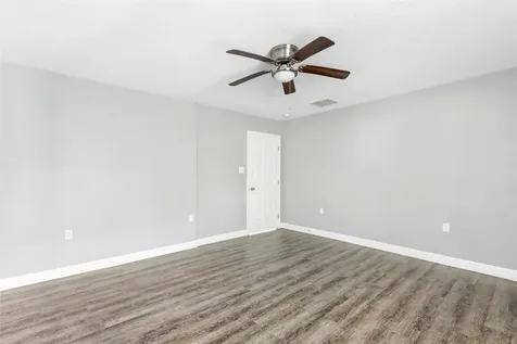 520 E Defee Avenue Baytown TX 77520