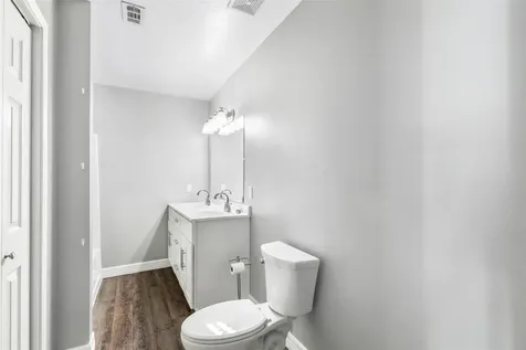 520 E Defee Avenue Baytown TX 77520