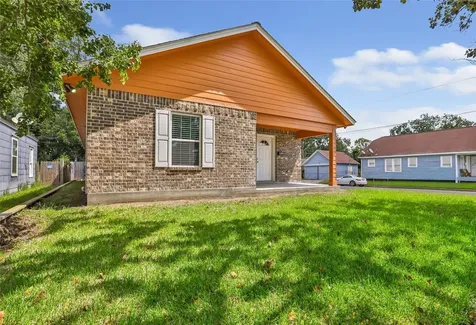 520 E Defee Avenue Baytown TX 77520