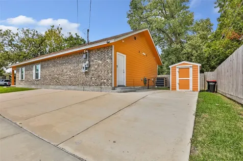 520 E Defee Avenue Baytown TX 77520