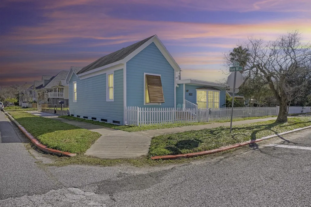 1302 15th Street Galveston TX 77550