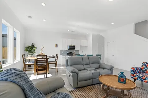 6404 Pregonero Lane Houston TX 77048