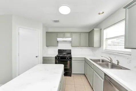 2610 Skyview Shadows Court Houston TX 77047