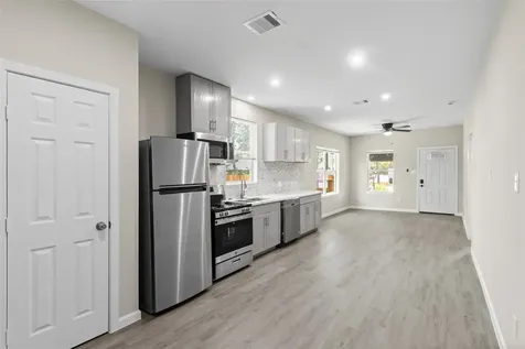 8402 Bassett Street Houston TX 77051