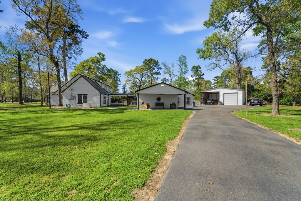 8526 Oakwood Drive Magnolia TX 77354