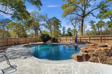 8526 Oakwood Drive Magnolia TX 77354
