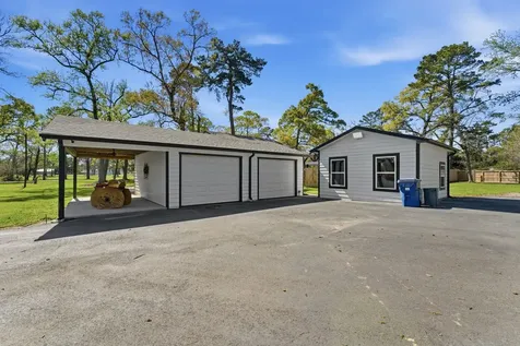 8526 Oakwood Drive Magnolia TX 77354
