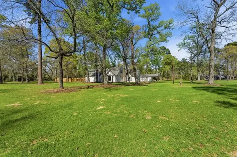 8526 Oakwood Drive Magnolia TX 77354