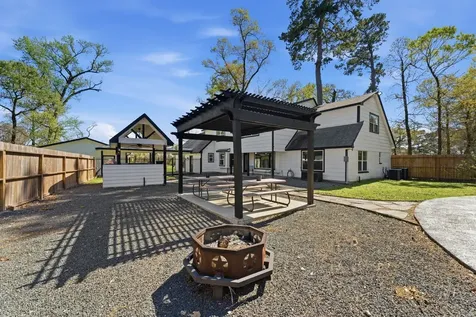 8526 Oakwood Drive Magnolia TX 77354