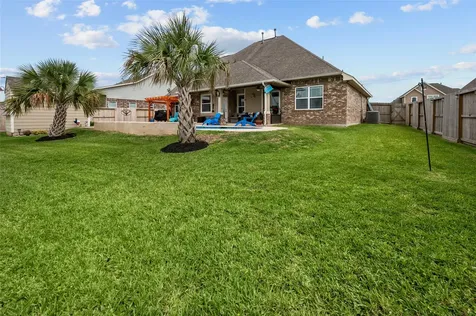 9723 Suffolk Downs Drive Mont Belvieu TX 77523