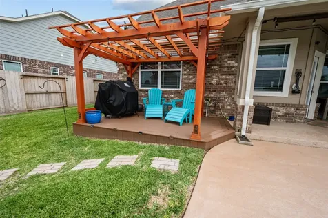 9723 Suffolk Downs Drive Mont Belvieu TX 77523