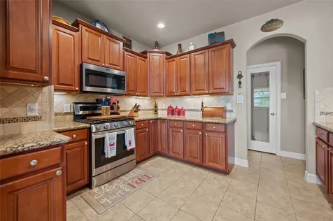9723 Suffolk Downs Drive Mont Belvieu TX 77523