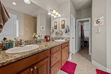 9723 Suffolk Downs Drive Mont Belvieu TX 77523