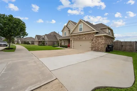 9723 Suffolk Downs Drive Mont Belvieu TX 77523