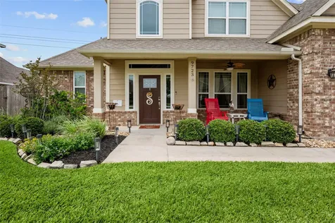 9723 Suffolk Downs Drive Mont Belvieu TX 77523