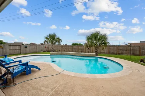 9723 Suffolk Downs Drive Mont Belvieu TX 77523