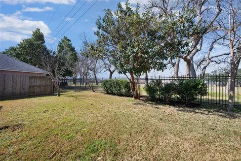 2106 Westshore Drive Missouri City TX 77459