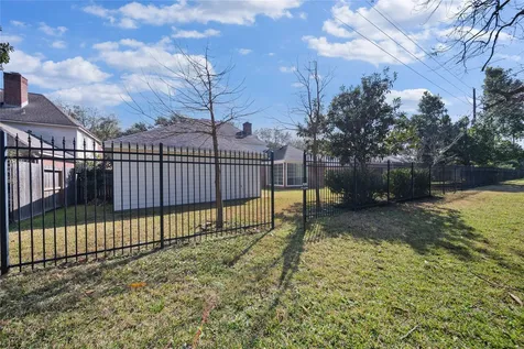 2106 Westshore Drive Missouri City TX 77459