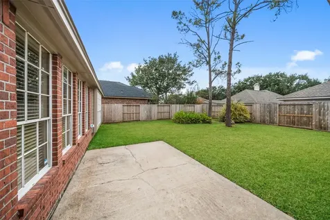 1123 Summer Brook Sugar Land TX 77479