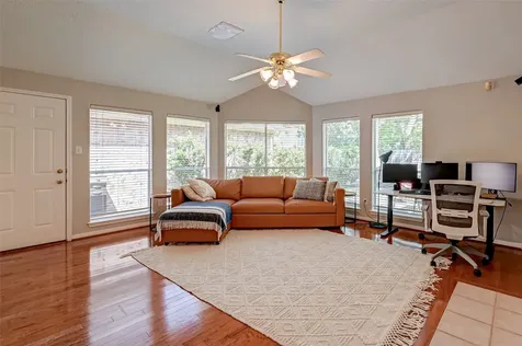 1107 Parkhaven Lane Houston TX 77077