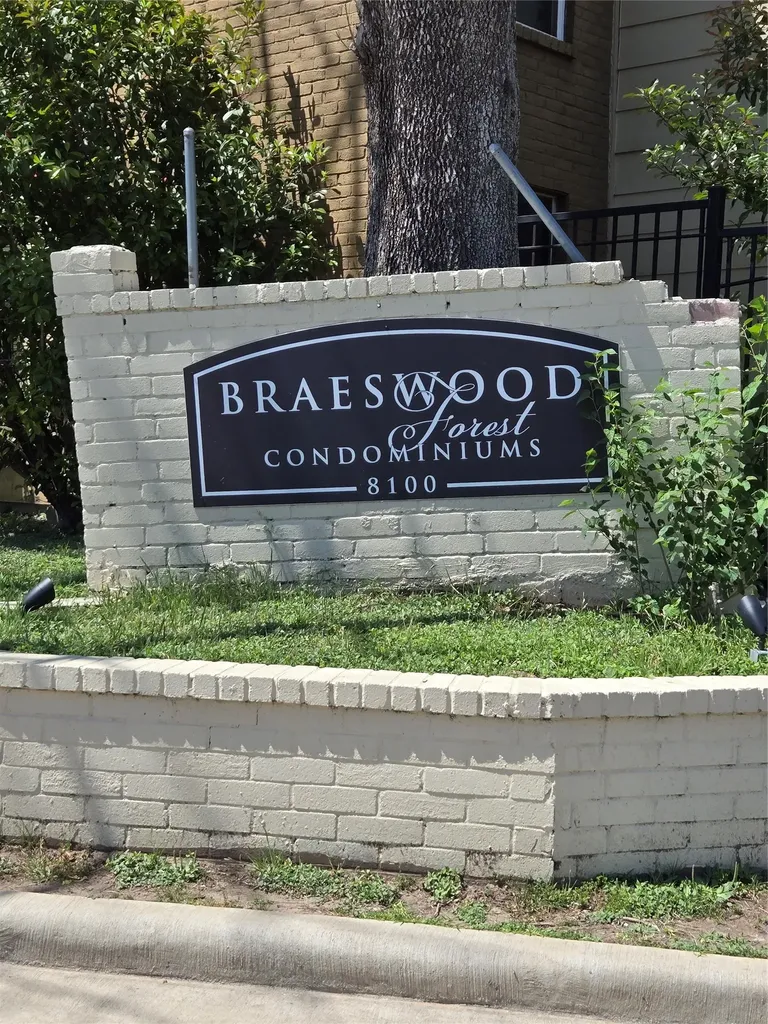 8100 Creekbend Drive 138 Houston TX 77071