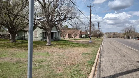 1703 N Park Street N Brenham TX 77833