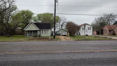 1703 N Park Street N Brenham TX 77833