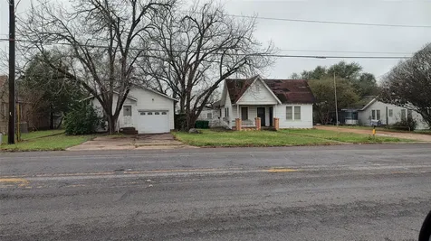 1703 N Park Street N Brenham TX 77833