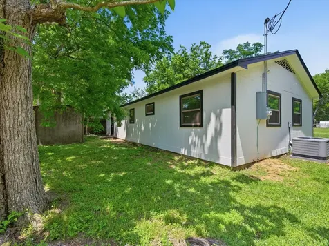 725 Lafayette Street Hempstead TX 77445