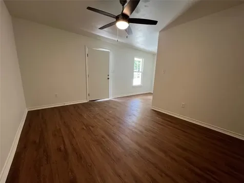 1231 Sycamore Avenue D Huntsville TX 77340