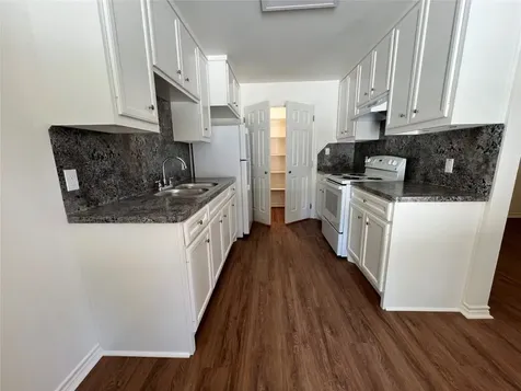 1231 Sycamore Avenue D Huntsville TX 77340